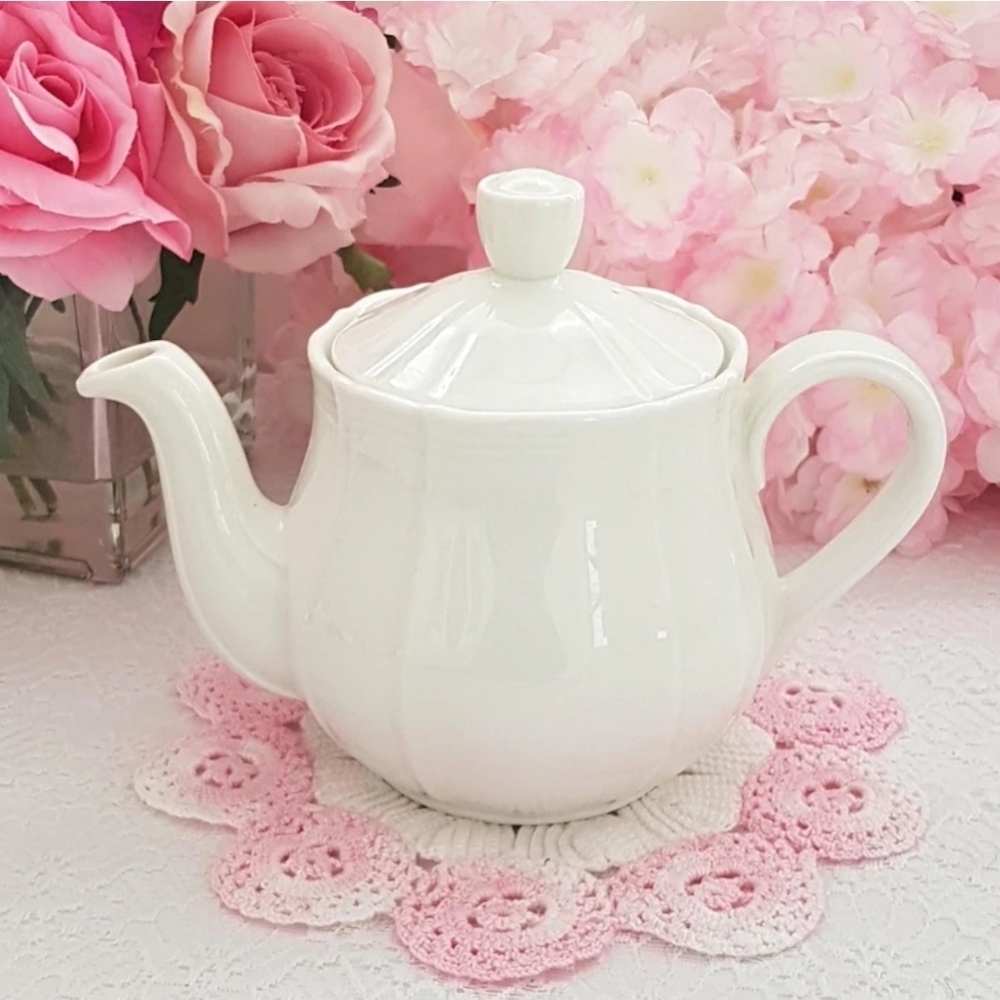 Royal Doulton HALLMARK White Teapot Fine China England